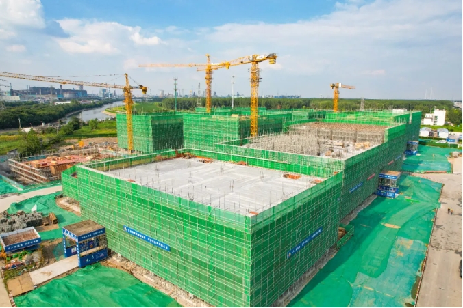 浦仪公路旁，竖起产业新地标