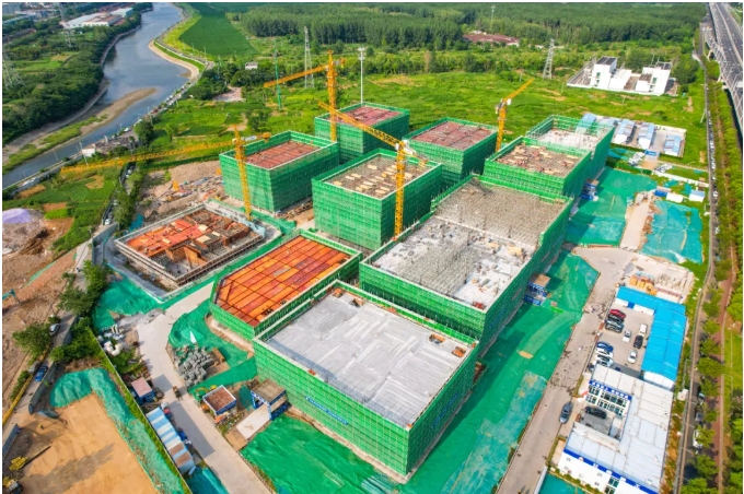 浦仪公路旁，竖起产业新地标